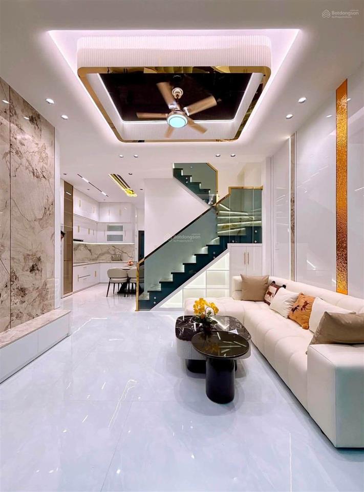 Siêu phẩm lê văn lương, nhà mới ở ngay, sát mặt phố, ô tô cách 20m, ko quy hoạch, 39m2 *5t