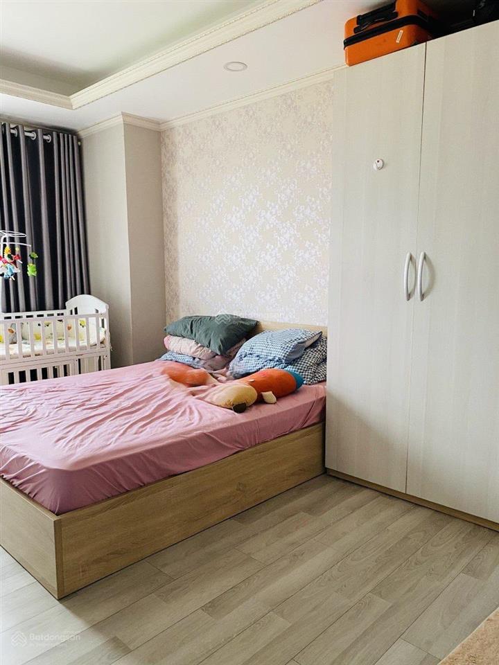 Cho thuê căn 2pn view sông thiết kế 2pn có cửa sổ thoáng mát