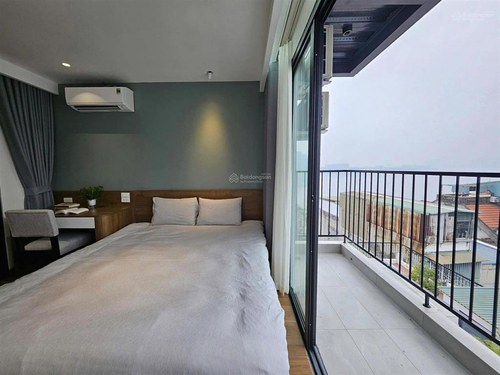 Toà căn hộ 18 phòng full nội thất khép kín  mới  doanh thu 90 triệu/ tháng .sát royalcity đẹp