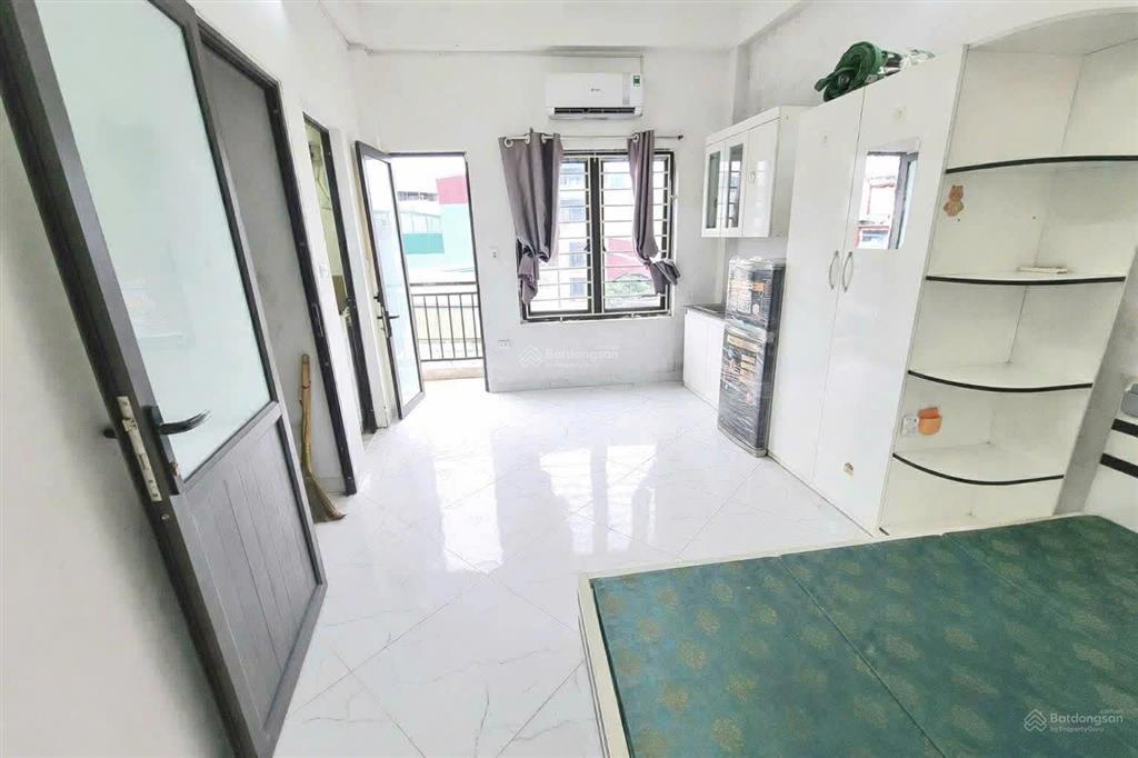 Toà căn hộ dịch vụ  mặt phố nguyễn trãi 18 phòng full đồ khép kín thang máy  doanh thu 130 tr/ t