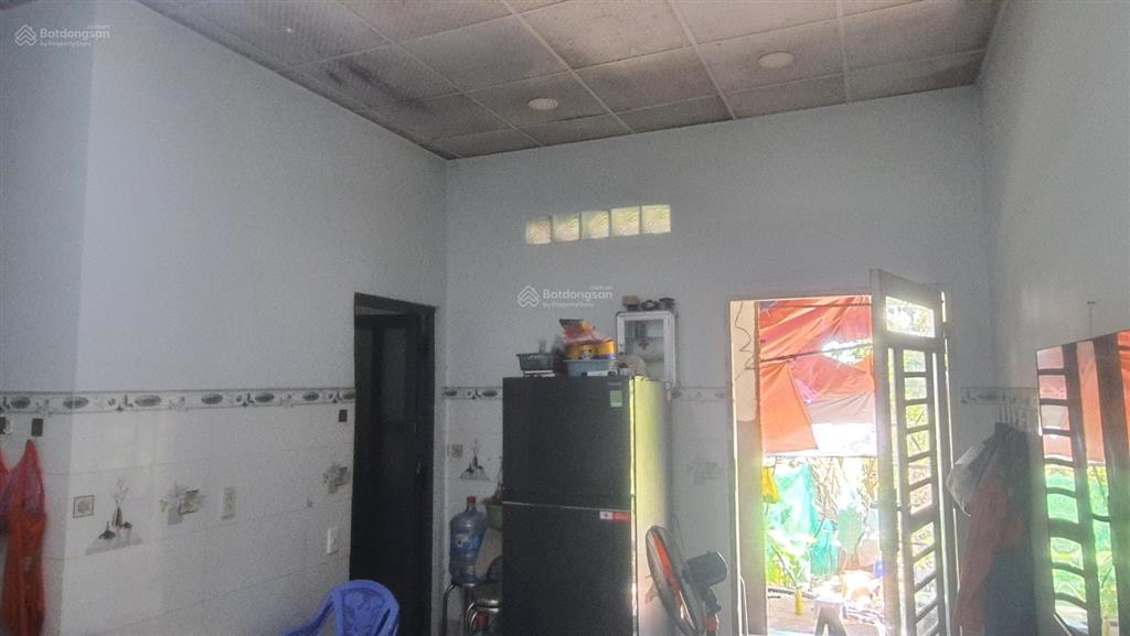 Cần bán gấp nhà cấp 4, ngang 5m dài 19,5m.