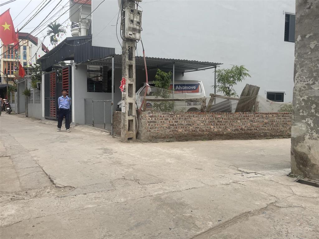 Tráng việt mê linh hà nội, dt hơn 60m2, mt chỉ 5m, đường vào 2 ôtô chánh lô góc có 102 full thổ cư