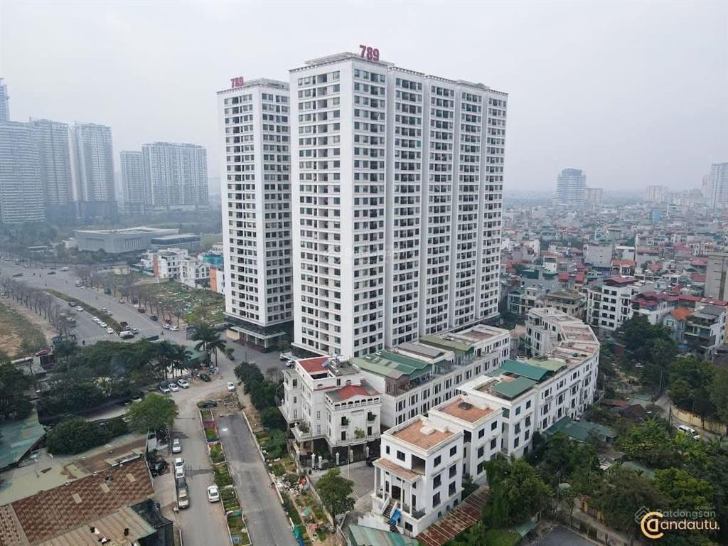 (6 tỷ) gia đình có căn góc 2pn 2wc cần bán gấp, nhà hướng đông nam view khu biệt thự và đại sứ quán