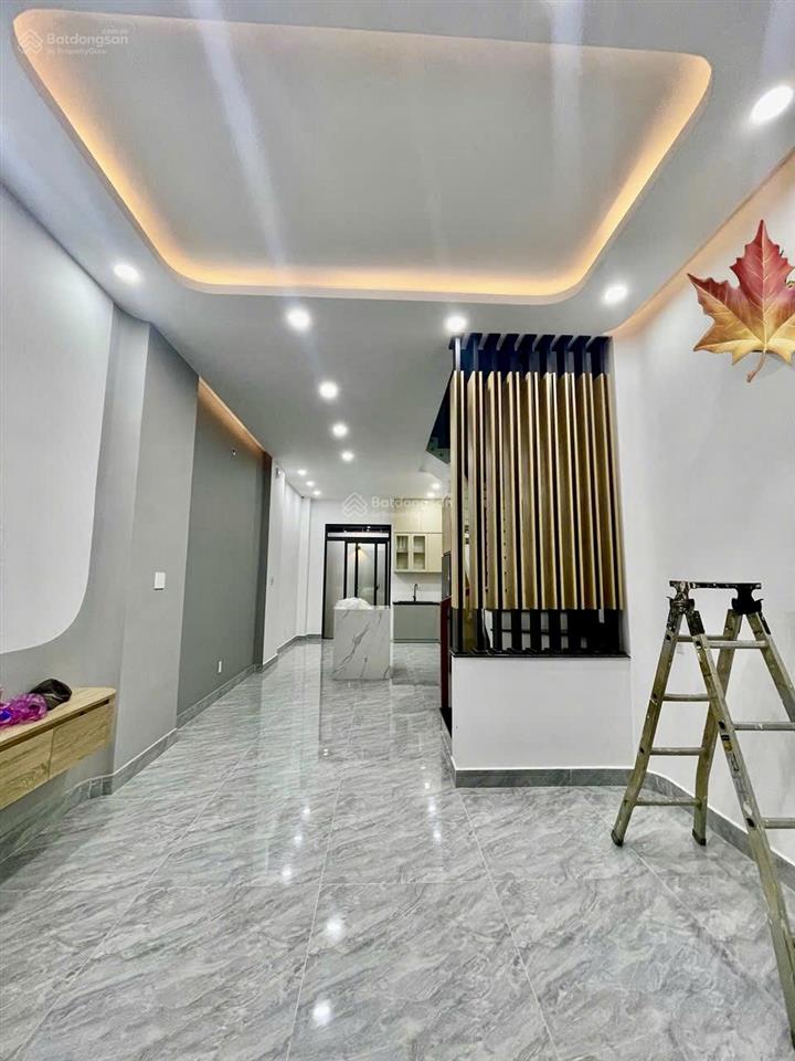 Cho thuê lâu dài nhà mới đẹp, nguyên căn 3 tầng đường bưng ông thoàn, gần global city