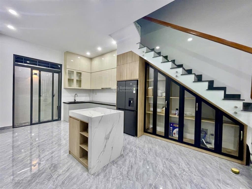 Cho gia đình thuê nhà mới đẹp 3 tầng đường bưng ông thoàn, gần global city, khu công nghệ cao
