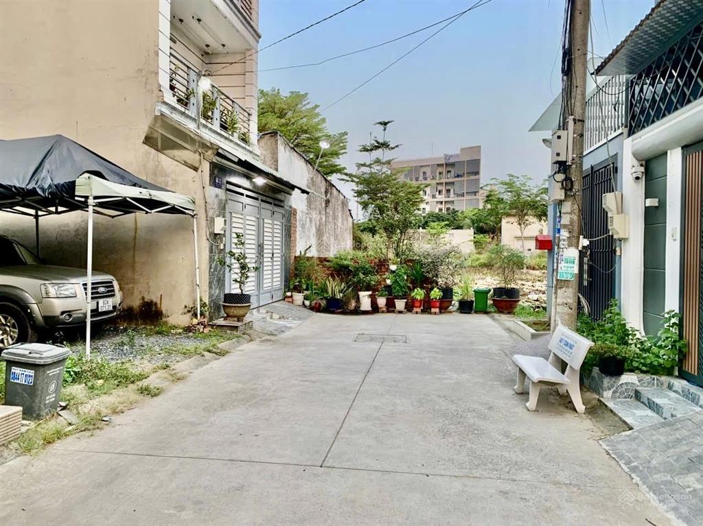 Cho gia đình thuê nhà mới đẹp 3 tầng đường bưng ông thoàn, gần global city, khu công nghệ cao