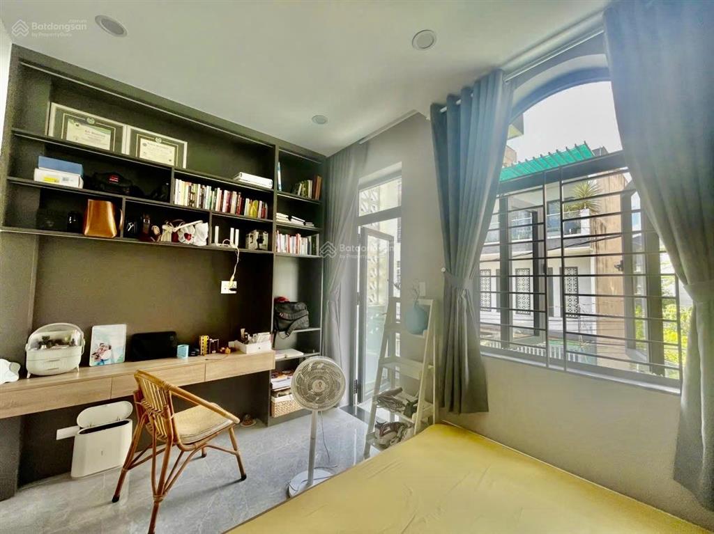 Cho gia đình thuê nhà mới đẹp 3 tầng đường bưng ông thoàn, gần global city, khu công nghệ cao