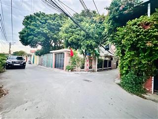 Hiếm  sót lại 1 căn duy nhất trung tâm ngọc thuỵ bán đất tặng nhà cấp 4  61m2 mt 4,3 nở hậu,