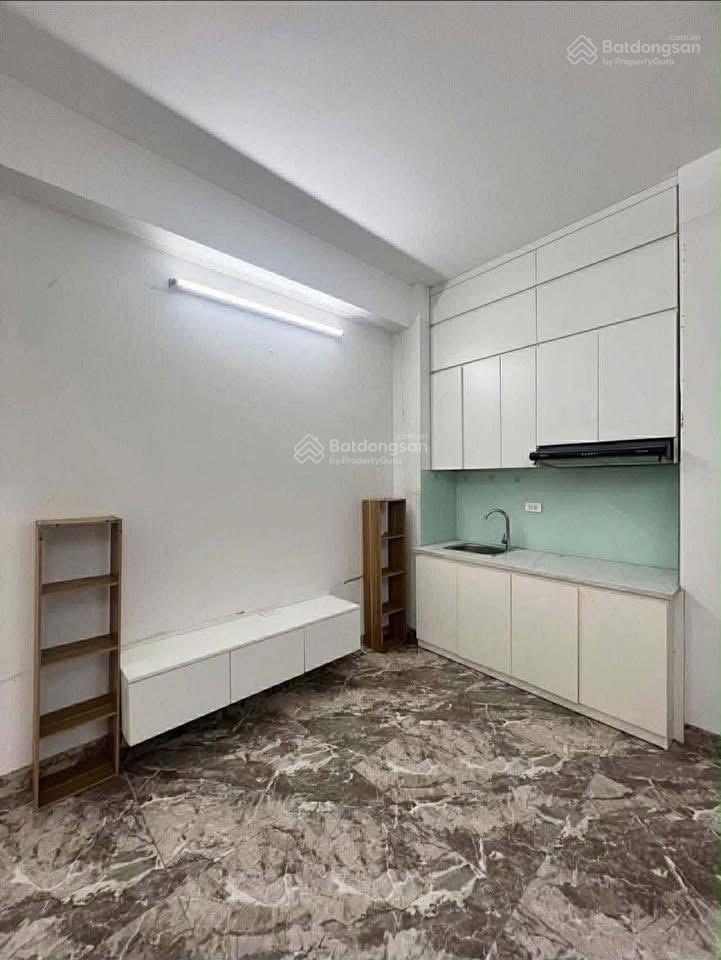 Cho thuê căn hộ khép kín phố ngọc thuỵ thang máy  full nội thất  giá 7tr/ tháng