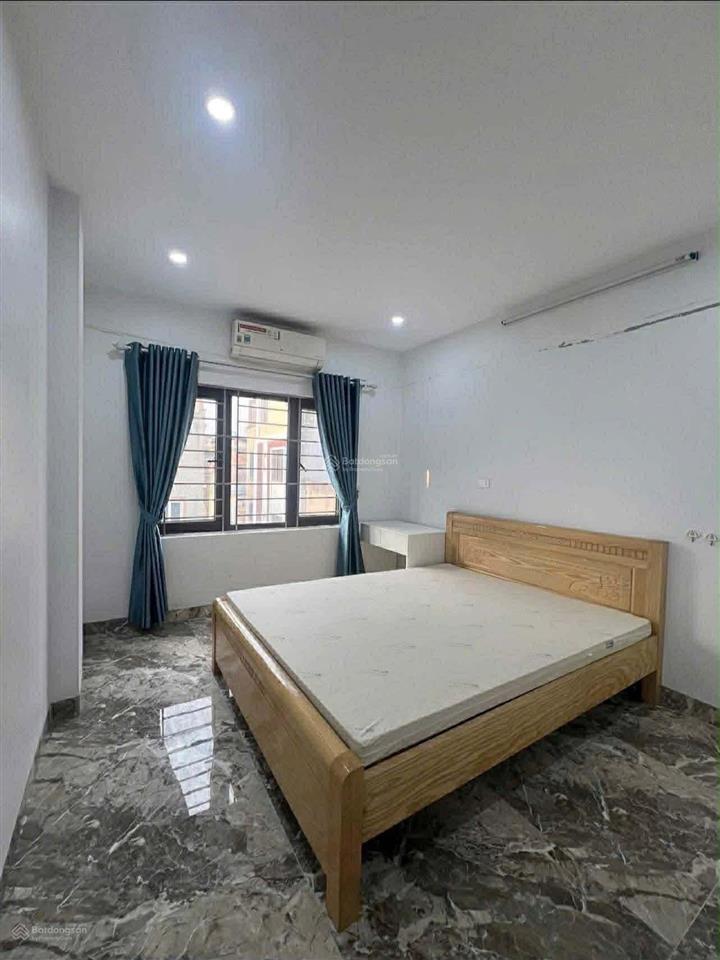 Cho thuê căn hộ khép kín phố ngọc thuỵ thang máy  full nội thất  giá 7tr/ tháng