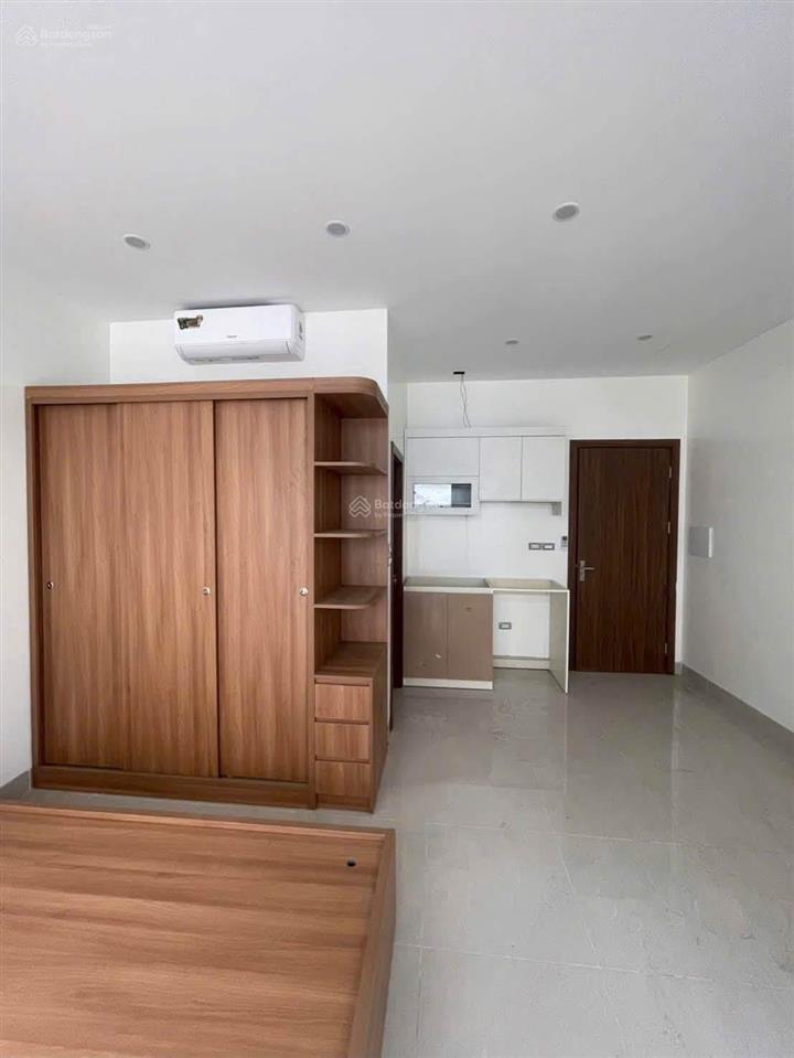 Chuyển chố làm cấn pasa căn hộ khép kín  phố ngọc thuỵ  thang máy  ô tô đỗ cửa  nội thất đầy đu