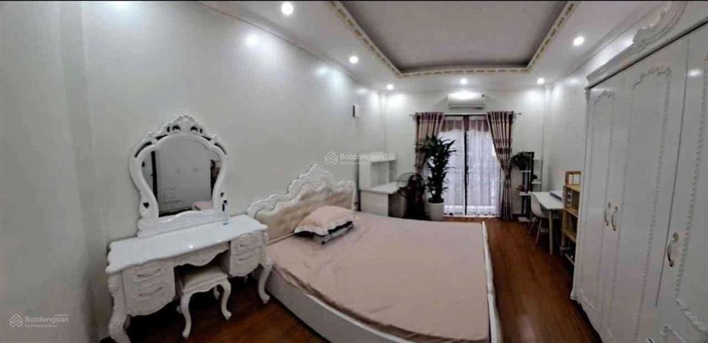 Cần bán gấp 5 tầng việt hưng lb  full nội thất xịn sò  giá 5,8 tỷ hiếm