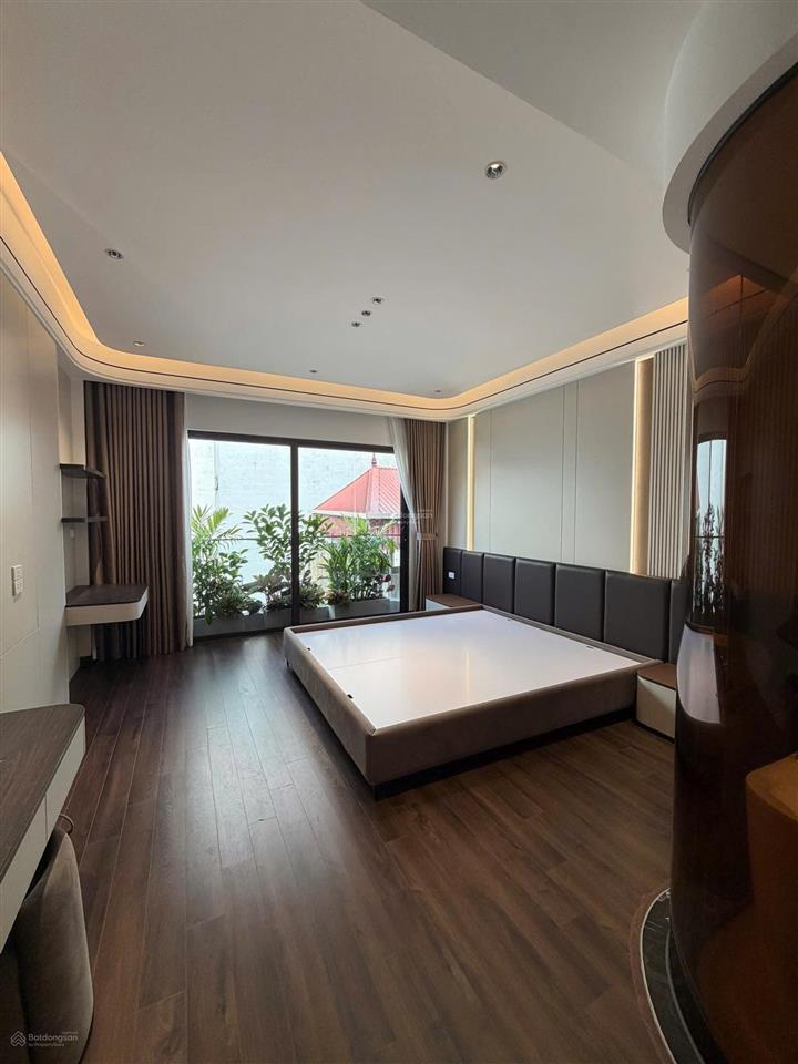 Chỉ 18 tỷ mp kinh doanh gần vinhomes 7 tầng thang máy  kd mọi mặt hàng  hiếm mà giá ctl sâu cho k