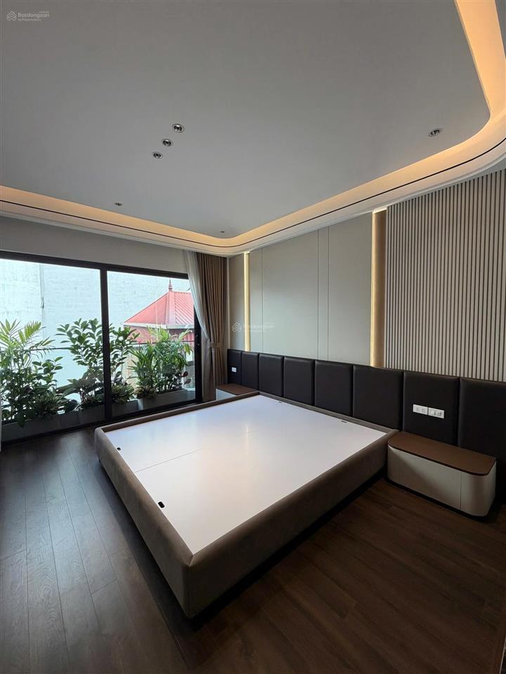 Chỉ 18 tỷ mp kinh doanh gần vinhomes 7 tầng thang máy  kd mọi mặt hàng  hiếm mà giá ctl sâu cho k