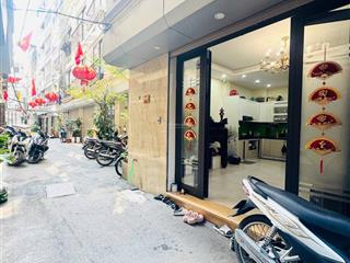Hàng mới bồ đề ô tô 7 chỗ đỗ cửa  4 phòng ngủ full nội thất giá hơn 7 tỷ