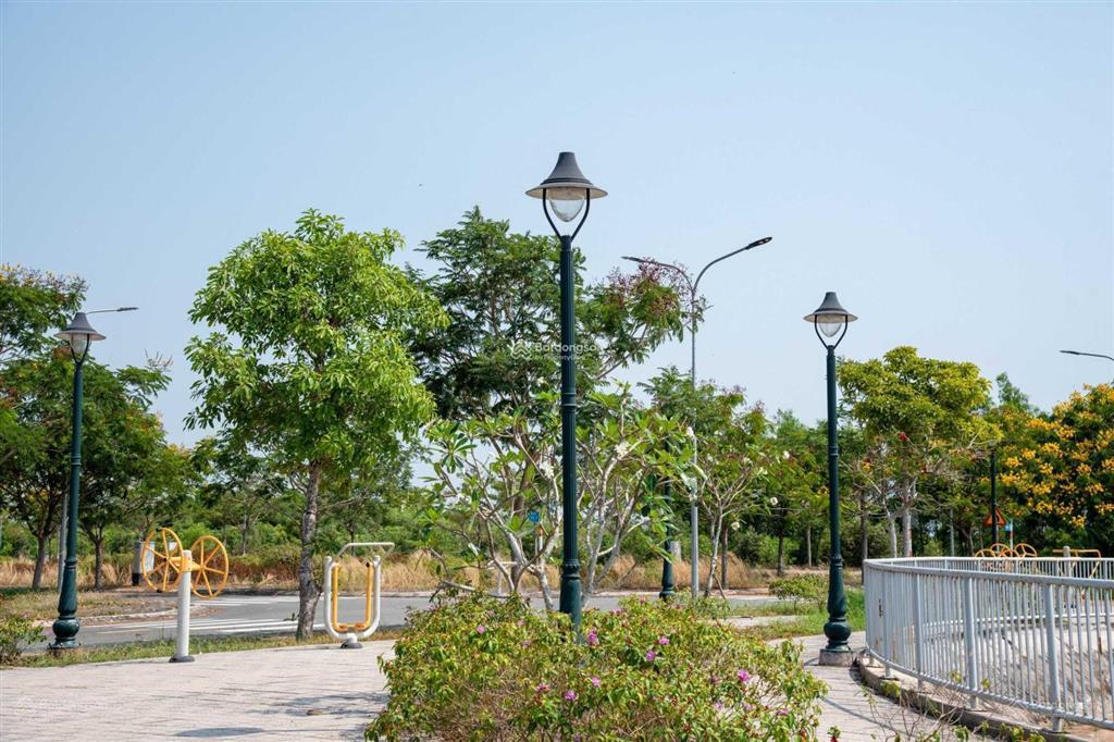 Cần bán nhanh lago centro dt 83m², giá 1,1 tỷ. sổ đỏ sang tên ngay, nền thoáng mát ngay kênh đào