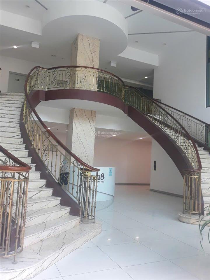 Cho thuê shophouse 110m2 tại mặt tiền sảnh thương mại tầng 1 one 18 ngọc lâm, giá tốt