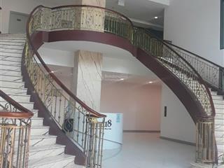Cho thuê shophouse 110m2 tại mặt tiền sảnh thương mại tầng 1 one 18 ngọc lâm, giá tốt