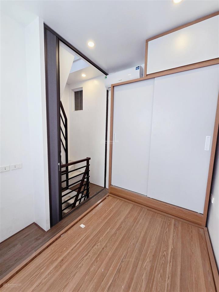 Nhà lô góc, mặt tiền thoáng, ngõ nông tại phố tôn đức thắng, giá 2,45 tỷ