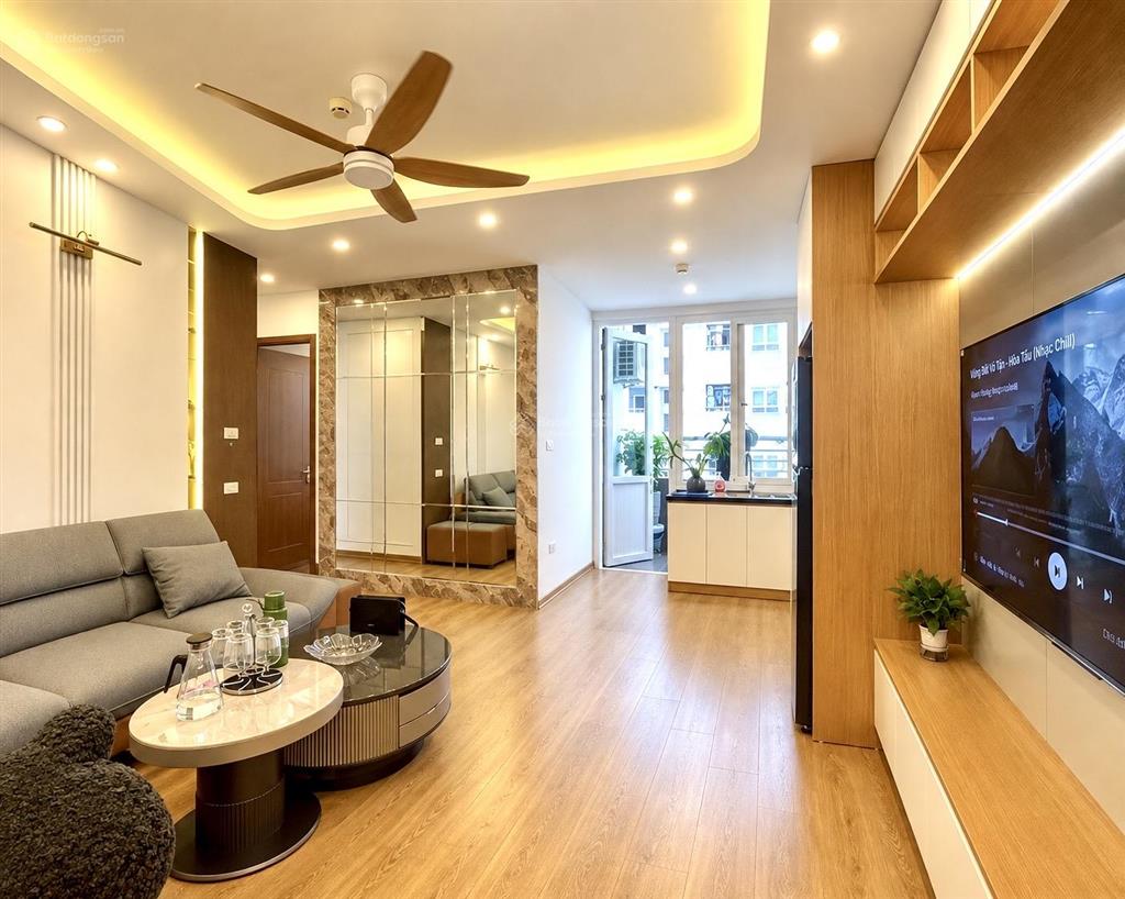 Chung cư a14  mạc thái tổ  sổ đỏ 55 m2