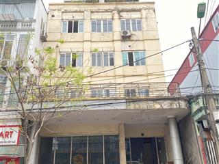 Cho thuê nhà 4 tầng mặt tiền 10m tại mặt đường nguyễn huệ, phố mới