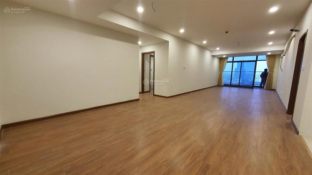 Chính chủ cho thuê gấp căn hộ 4pn, 3wc, 210m2 tại discovery complex, 30 triệu vnd