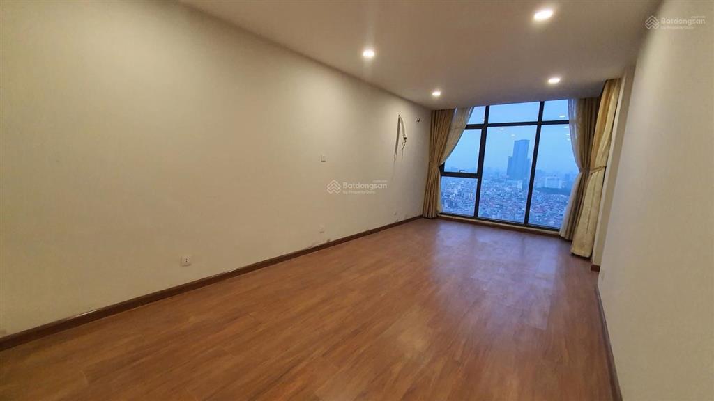 Chính chủ cho thuê gấp căn hộ 4pn, 3wc, 210m2 tại discovery complex, 30 triệu vnd