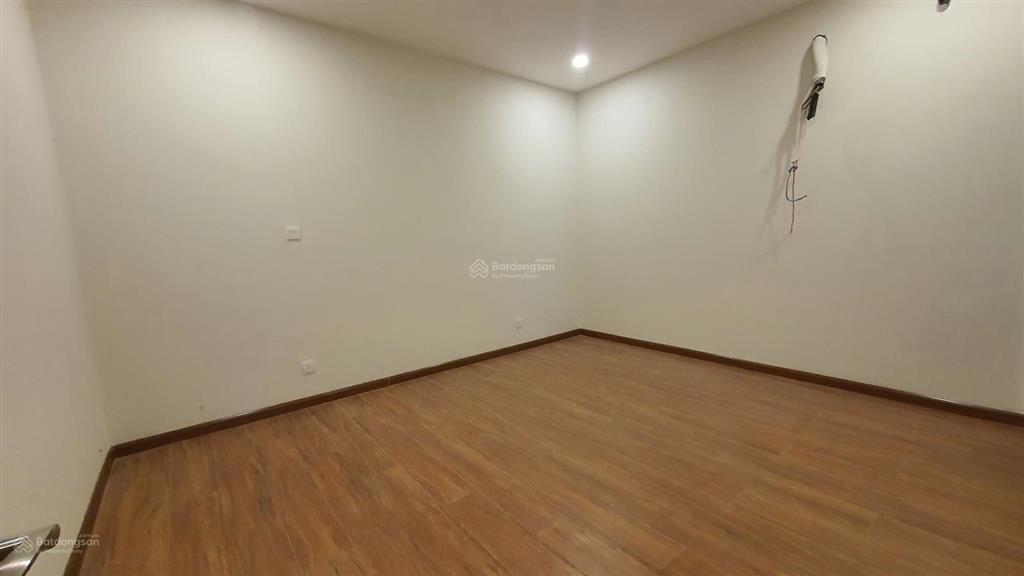Chính chủ cho thuê gấp căn hộ 4pn, 3wc, 210m2 tại discovery complex, 30 triệu vnd
