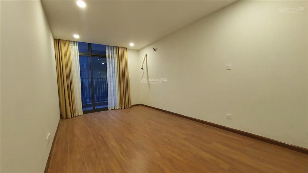 Chính chủ cho thuê gấp căn hộ 4pn, 3wc, 210m2 tại discovery complex, 30 triệu vnd