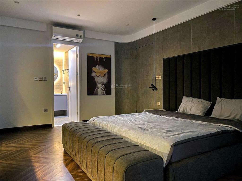 Chính chủ gửi bán căn hộ 162m2 tòa b thăng long no1, full nội thất, sổ đỏ sẵn  giá thị trường.