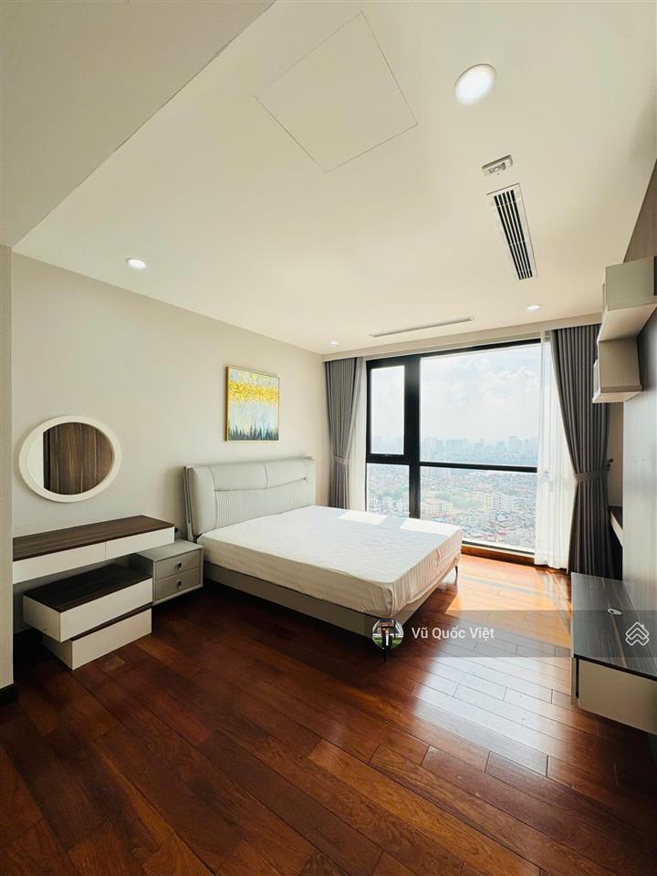 Chủ nhà gửi bán căn 2pn 2vs 92m2 chung cư cao cấp d'. le pont d'or  36 hoàng cầu ,căn hiếm giá tốt