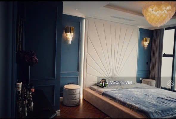 Sky villa vinhomes metropolis 265m2 thông sàn, full nội thất cao cấp, chủ thiện chí bán