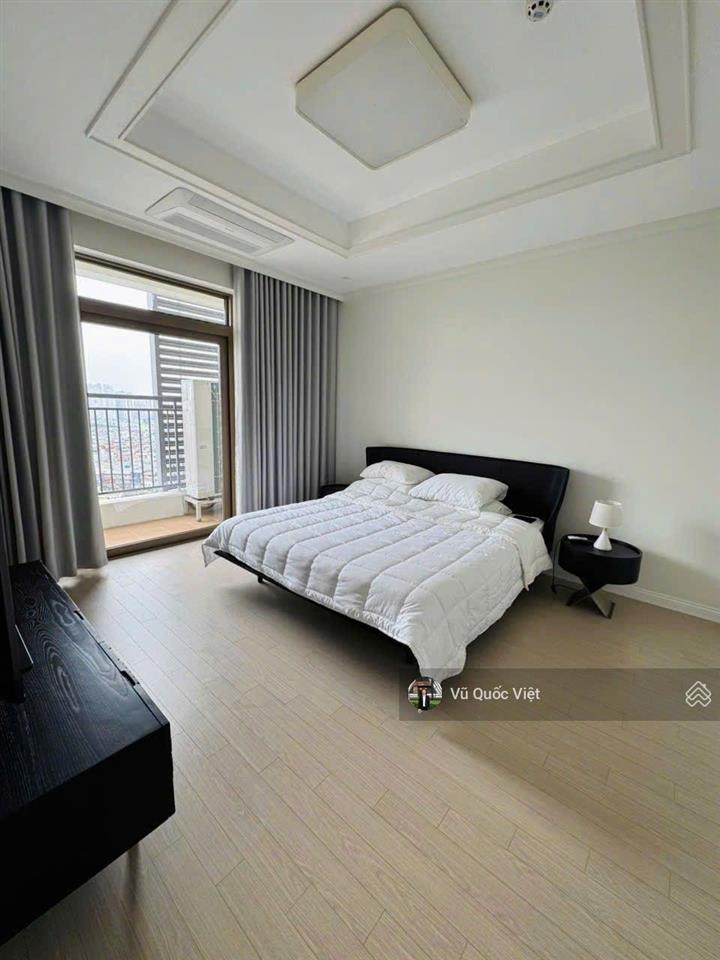 Chuyển đổi công tác chủ nhà cần bán căn 101m2 2pn 2vs starlake gđ1 view hồ  full nội thất cao cấp