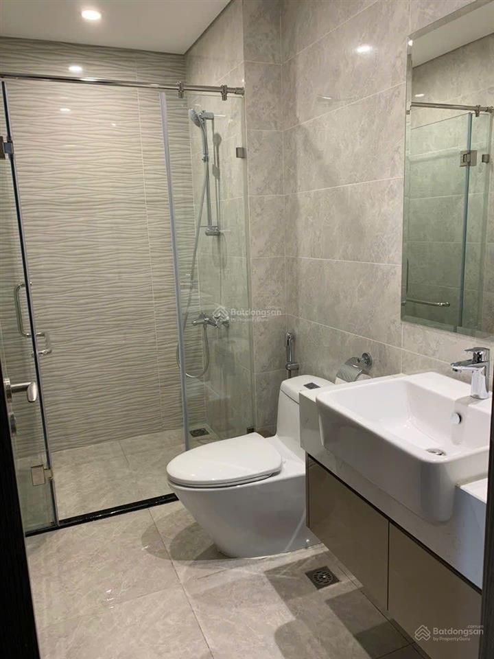 Chính chủ gửi bán căn hộ 2pn 68m2 toà w3 vinhomes westpoint, view khách sạn marriot  giá tốt