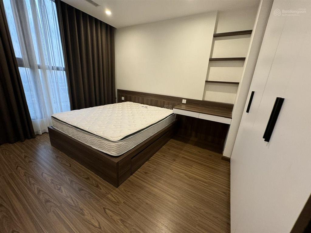 Chính chủ gửi bán căn hộ 2pn 68m2 toà w3 vinhomes westpoint, view khách sạn marriot  giá tốt