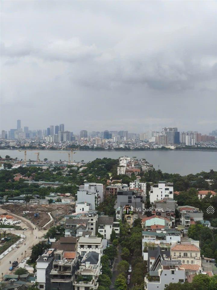 Chủ nước ngoài gửi em bán căn hộ 3pn 2vs dự án d’. le roi soleil tây hồ  view ôm trọn hồ