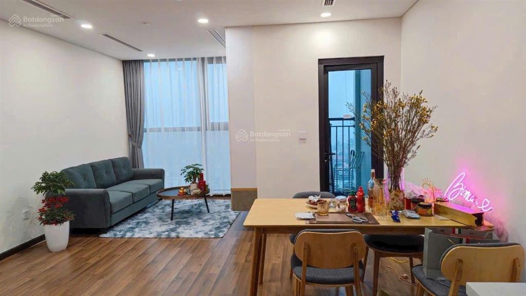 Chủ nhà gửi bán căn hộ 2pn 2vs 73m2 chung cư tây hồ river view, tầng đẹp view sông hồng