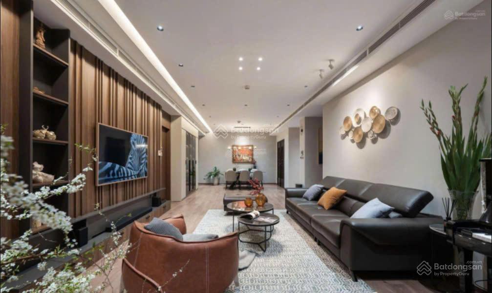 Cần bán căn hộ 173m2 4pn 3vs tại thăng long no1  tầng trung view hồ | giá hơn 70tr/m2