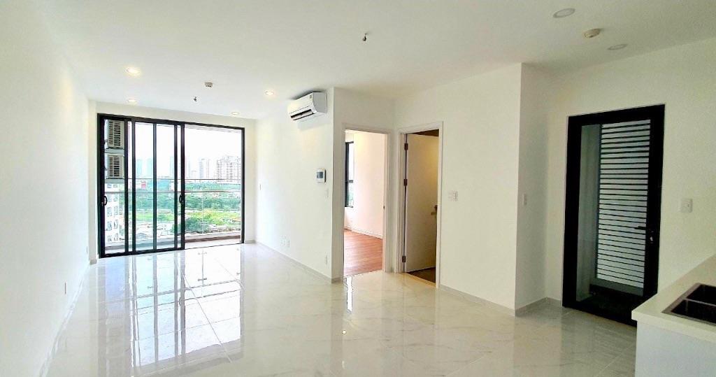Bán căn hộ DLusso 1 phòng ngủ, tầng trung, nhà cơ bản dễ thiết kế, sổ sẵn công chứng nhanh gọn