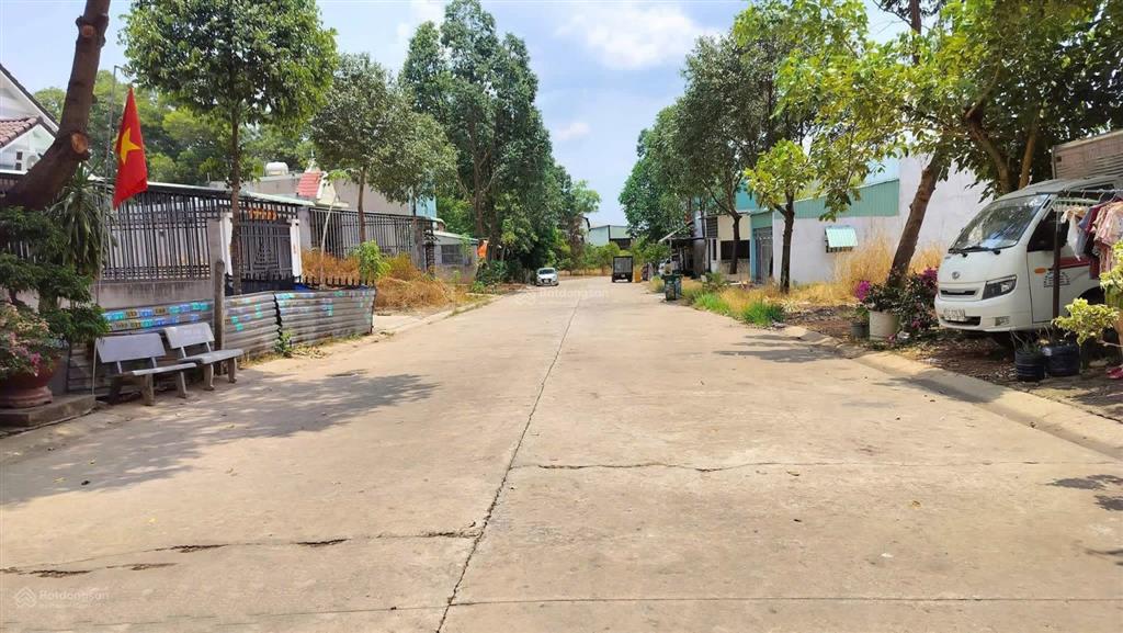 Sổ sẵn ra gấp lô đất cách vành đai 4 chỉ 500m, diện tích 150m2, full thổ cư, xây dựng tự do, còn tl