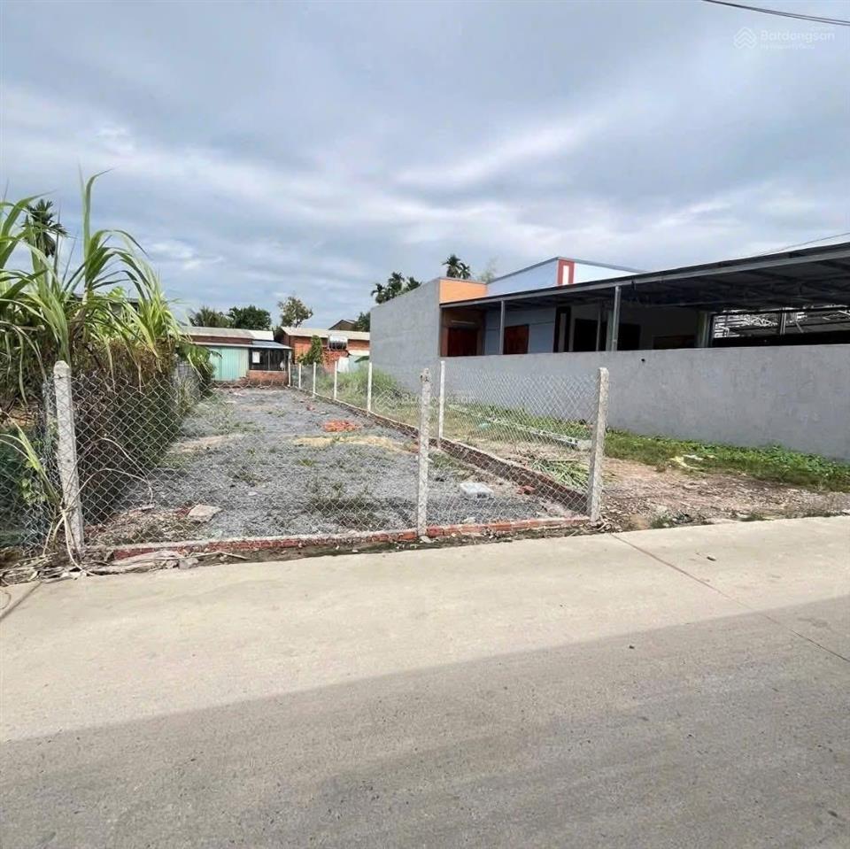 Bán 140m2 đất đường hưng định 24/ thông ra chợ chòm sao, có sẵn thổ cư, sổ sẵn, giá full sang tên