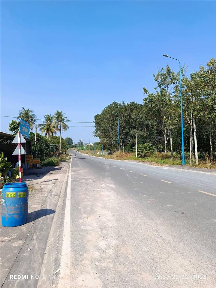 Đất sẵn thổ cư cách tthc chơn thành chỉ 2km, dt 520m2, mặt tiền 10m, từ đường lê duẩn vào 100m, shr