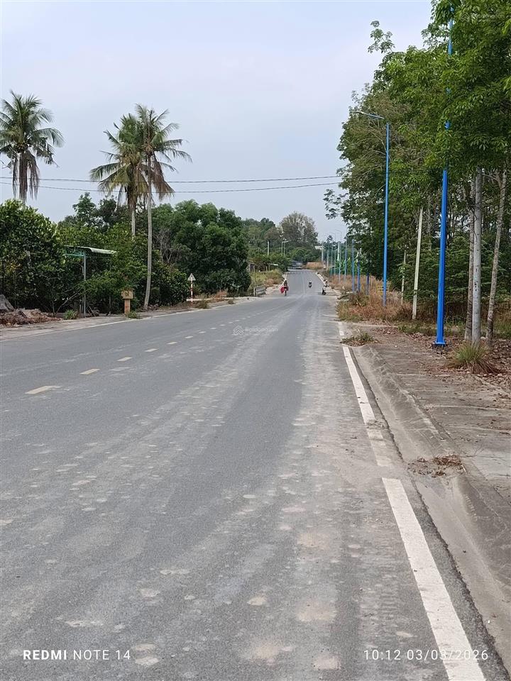Đất sẵn thổ cư cách tthc chơn thành chỉ 2km, dt 520m2, mặt tiền 10m, từ đường lê duẩn vào 100m, shr