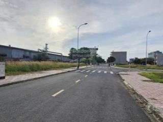 Bán đất sổ sẵn dt 67m2, full thổ cư, trong kdc lê phong, mặt tiền đt743 đi vào chỉ 50m, chủ ngộp