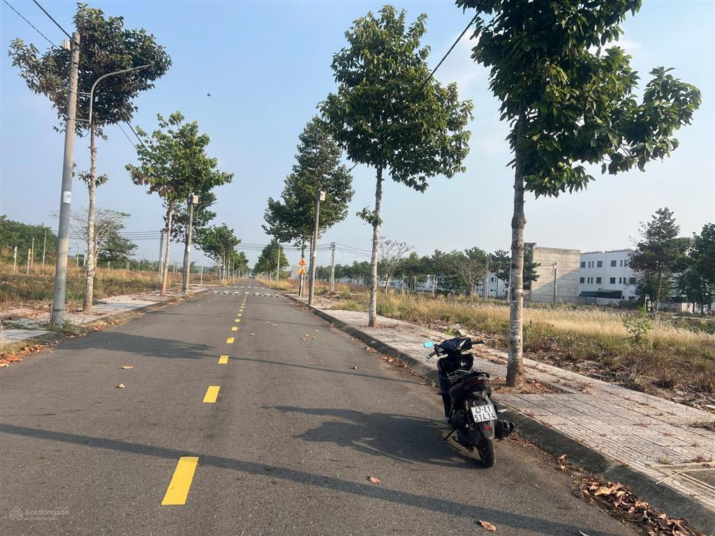 Chính chủ gửi bán lô đất dự án phúc an garden bàu bàng, diện tích 75m2, full thổ cư, shr, ngay kcn