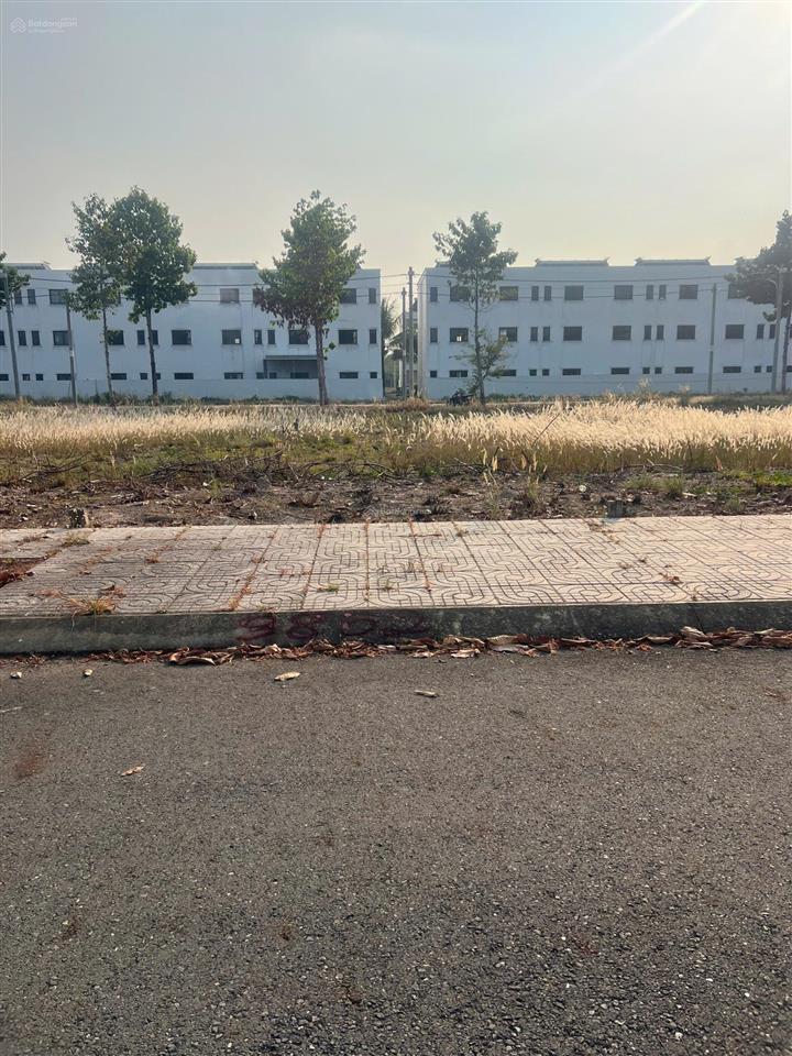 Chính chủ gửi bán lô đất dự án phúc an garden bàu bàng, diện tích 75m2, full thổ cư, shr, ngay kcn