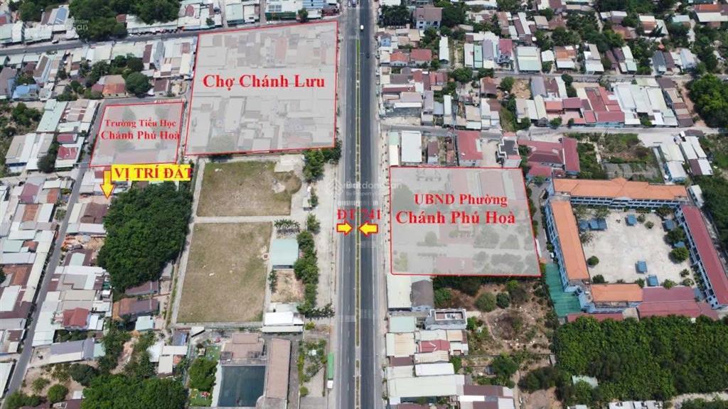 Lô đất ngay sát chợ chánh lưu, dt 187m2, sổ sẵn, thổ cư, cách đt741 chỉ 300m, vị trí đẹp kinh doanh