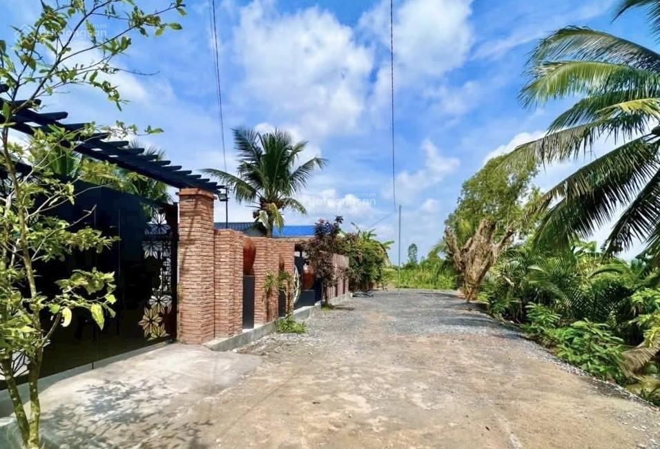 Bán đất thổ đô thị, bán kính 500m có đầy đủ mọi tiện ích, sổ hồng bao sang tên