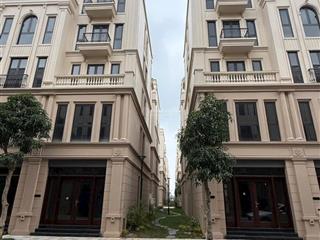 Cần bán ! liền kề xẻ khe thiên nga gần hồ giá tốt