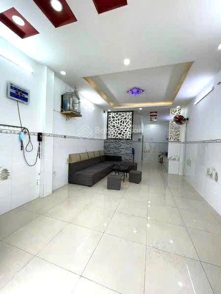 Bán nhà 3 tầng quận 7, mặt tiền 4m, xe hơi đậu cửa, gần lotte, trần xuân soạn.giá 6.5tỷ